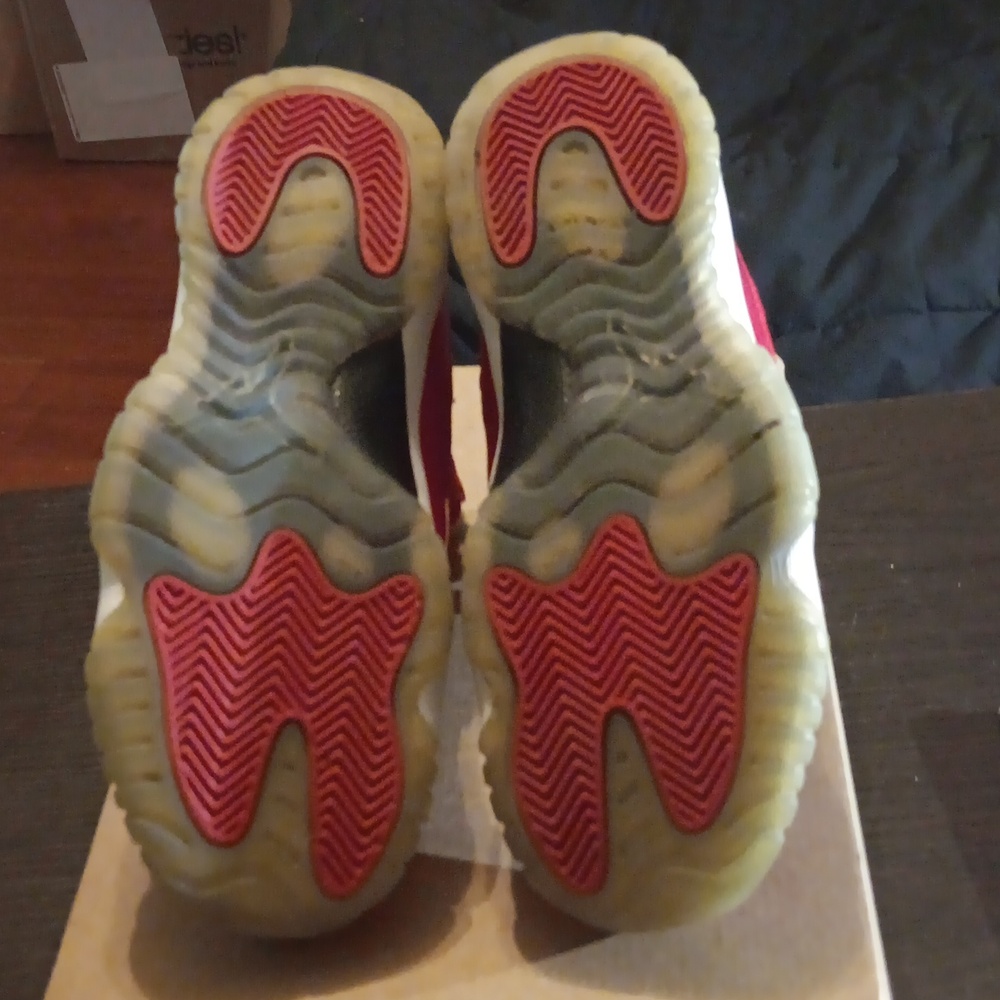 Jordan 11 Retro Win Like 96 Sneakers SZ 6.5Y Womens SZ 8 EUC - Picture 9 of 10